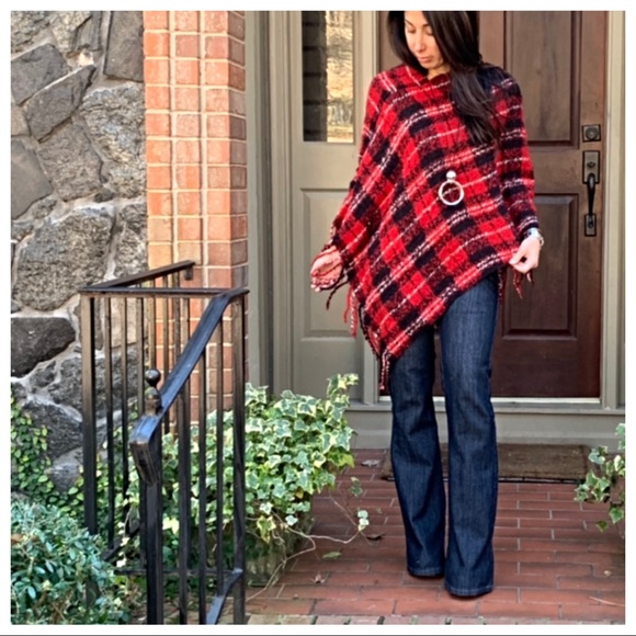 ✨LAST ONE ✨Red plaid fringe knit poncho - Picture 7 of 8